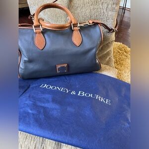 Beautiful light satchel.